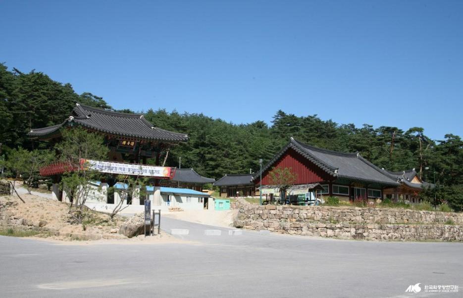Villa Moon On The Cloud Yeongwol Exterior foto