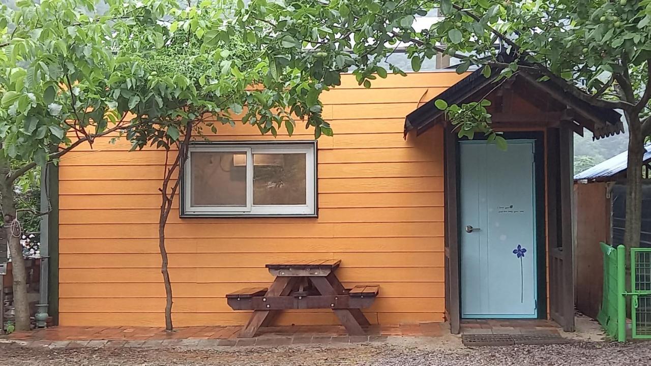 Villa Moon On The Cloud Yeongwol Exterior foto