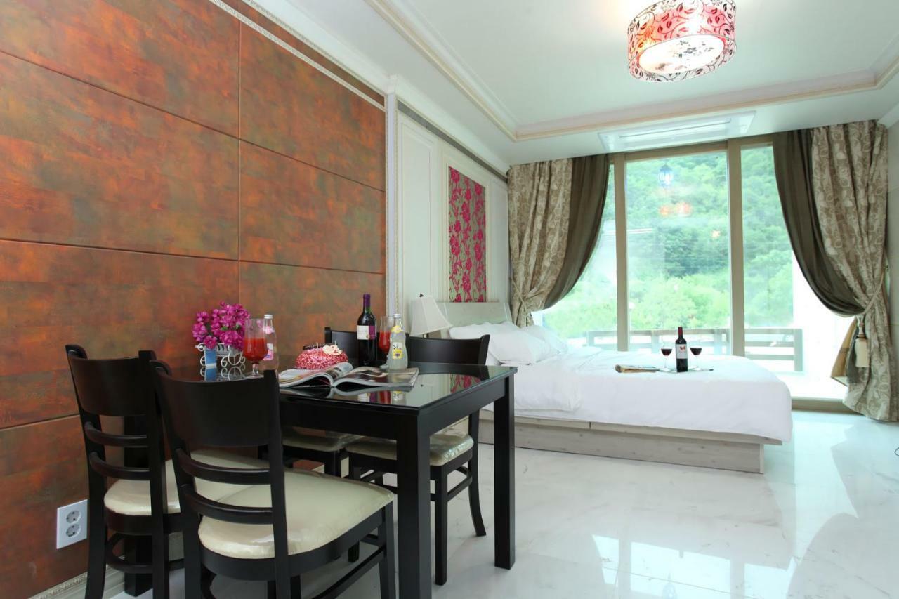 Villa Moon On The Cloud Yeongwol Exterior foto