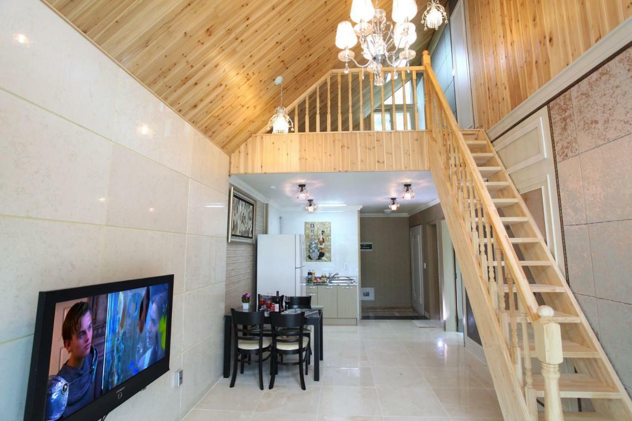 Villa Moon On The Cloud Yeongwol Exterior foto