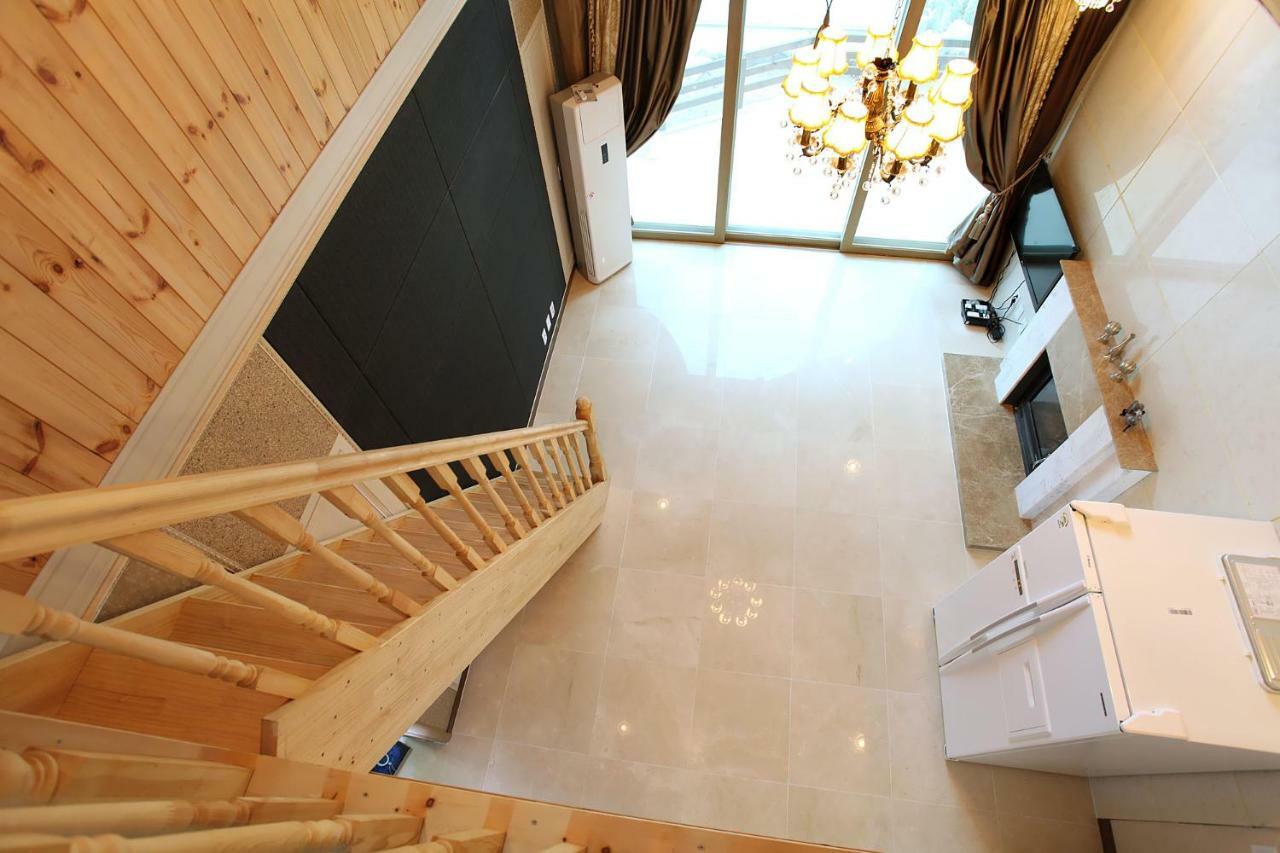 Villa Moon On The Cloud Yeongwol Exterior foto